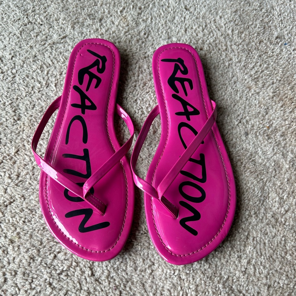 Kenneth Cole Reaction Pink Flip Flop / Sandals Size 10